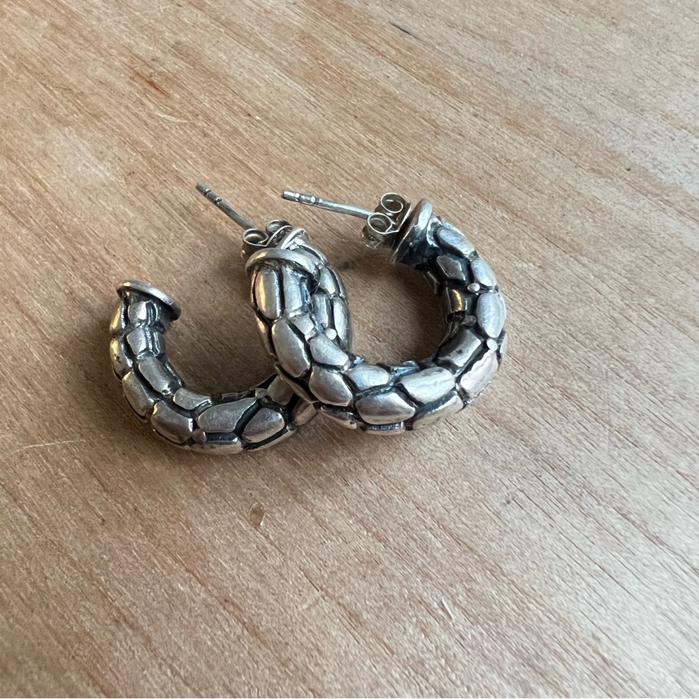 Vintage silver open hoop earrings snakeskin pebble texture